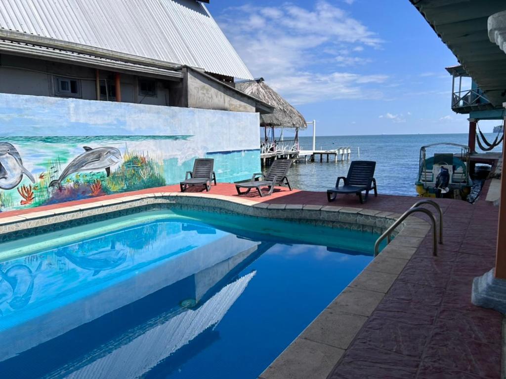 Hotel El Delfin Lívingston Екстериор снимка