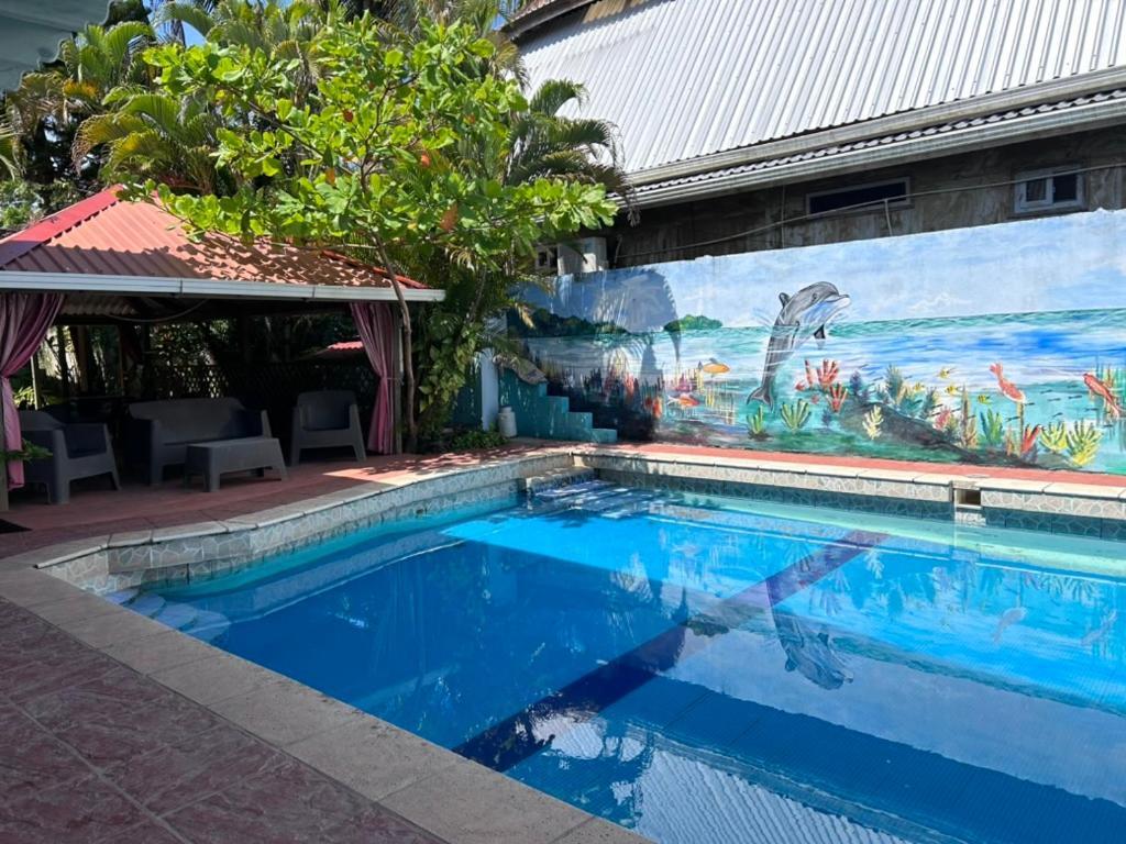 Hotel El Delfin Lívingston Екстериор снимка