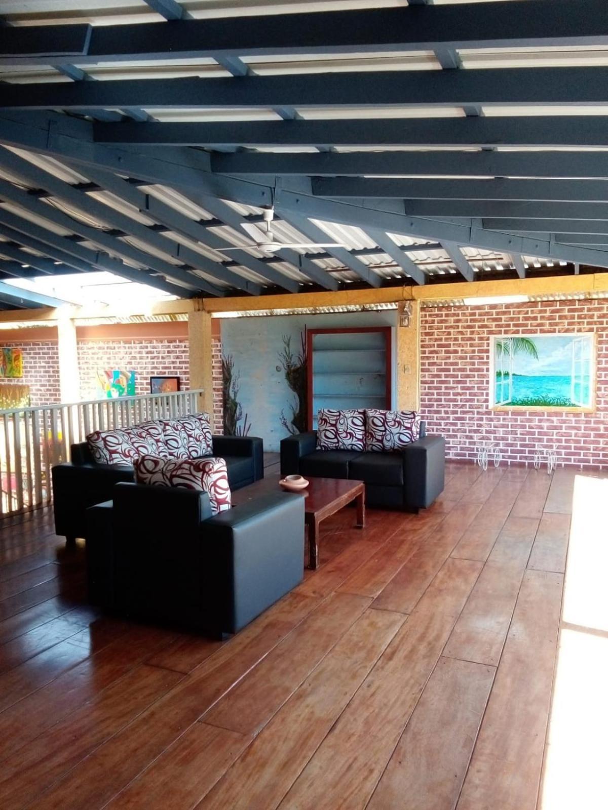 Hotel El Delfin Lívingston Екстериор снимка