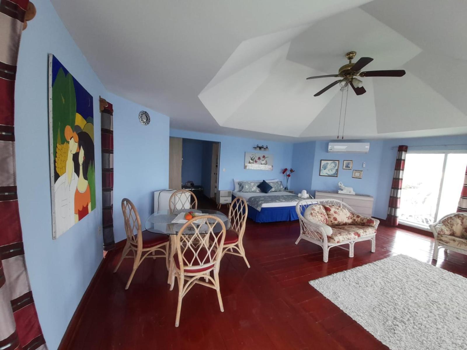 Hotel El Delfin Lívingston Екстериор снимка