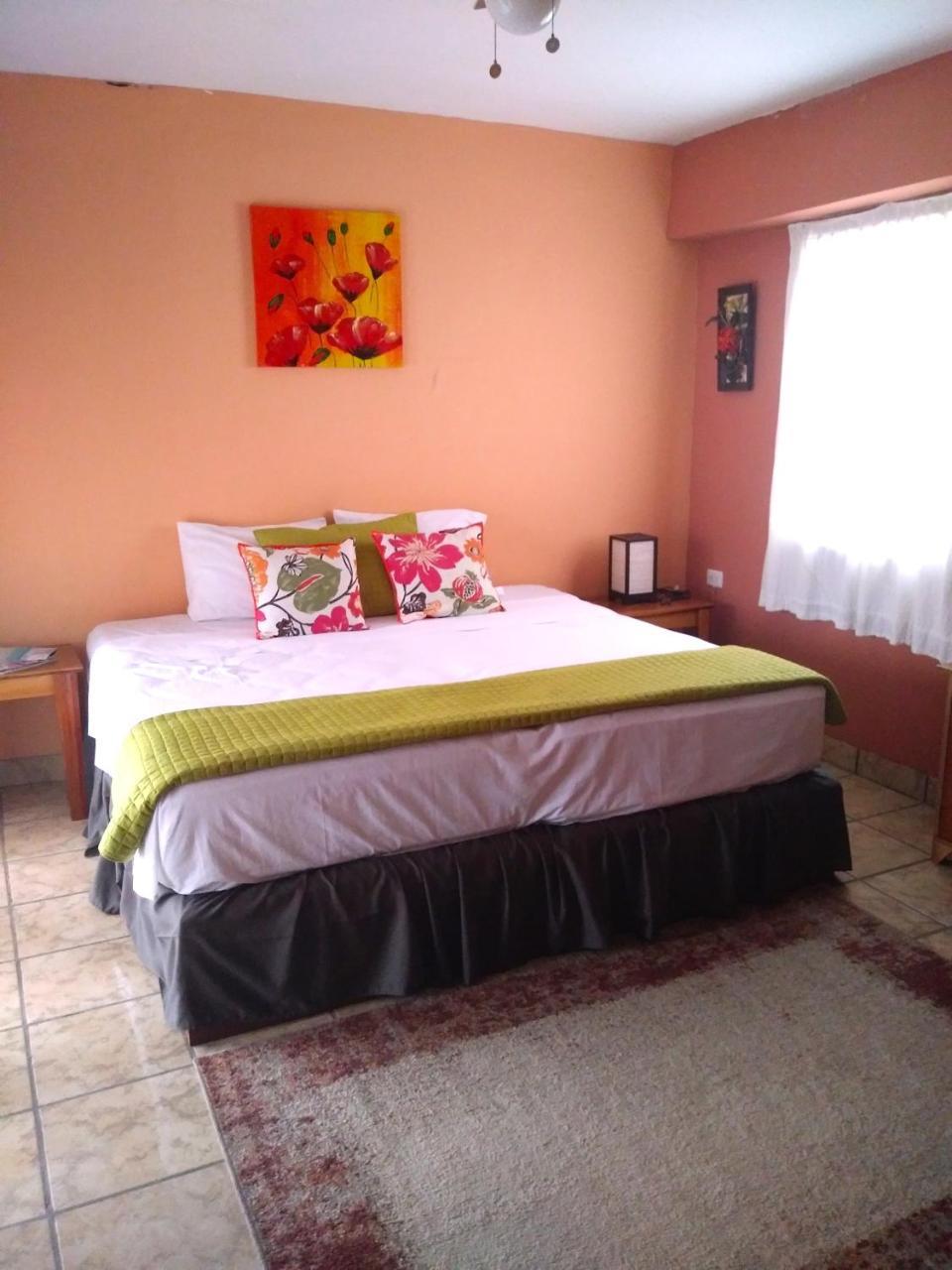 Hotel El Delfin Lívingston Екстериор снимка