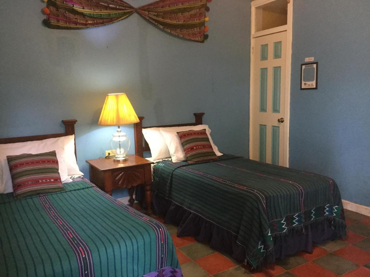 Hotel El Delfin Lívingston Екстериор снимка